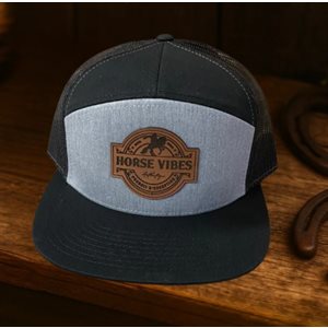 grey/Black Right Cap Horse Vibes