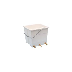 Mangeoire carrée pour agneaux 6 tétines (11L)